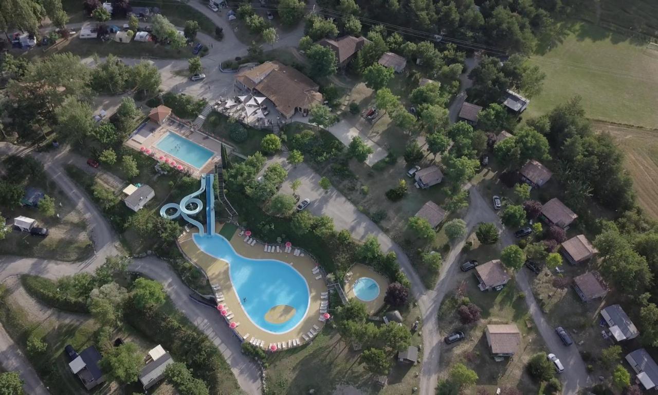 Camping Le Couriou Recoubeau-Jansac エクステリア 写真