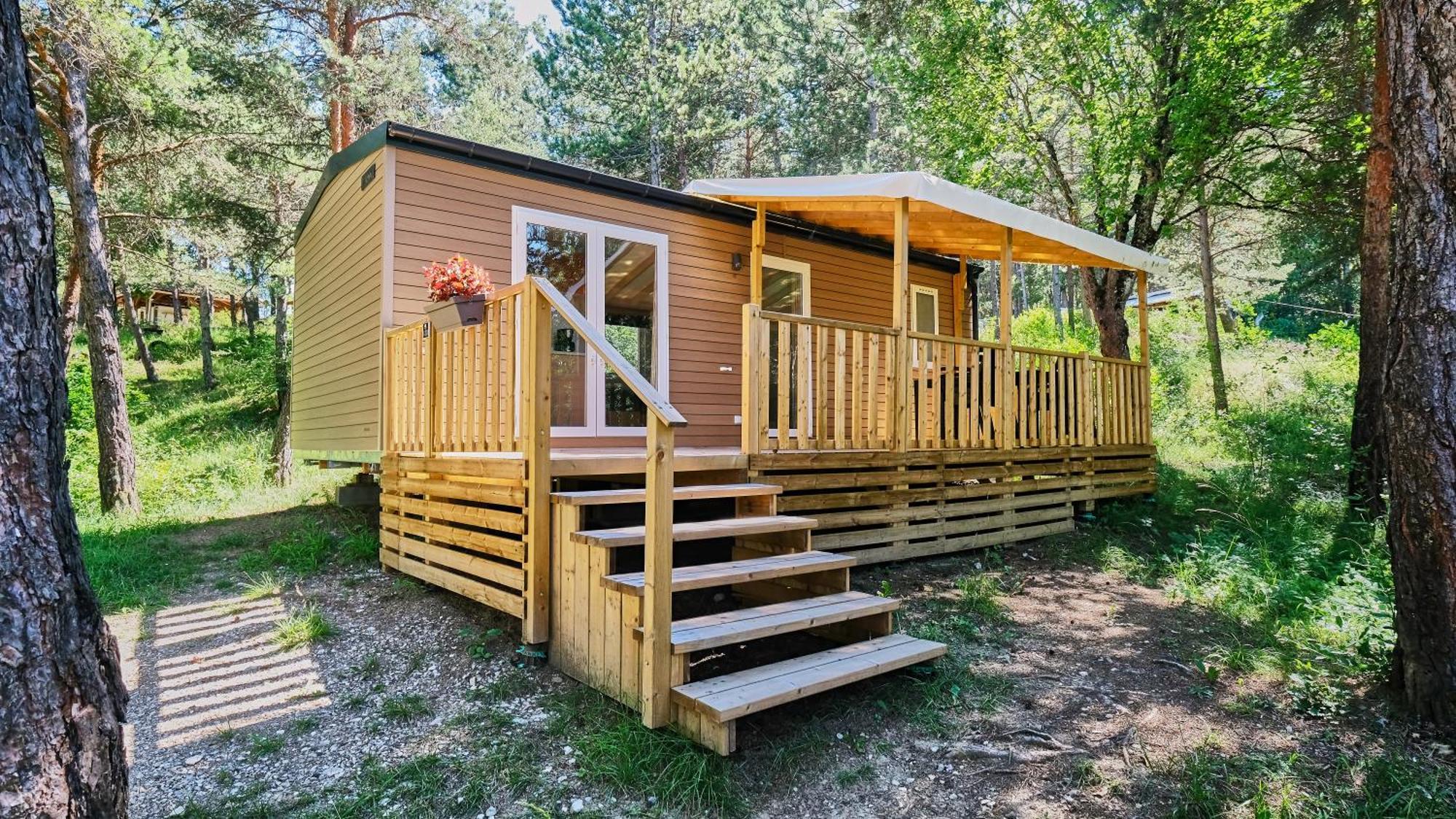 Camping Le Couriou Recoubeau-Jansac エクステリア 写真