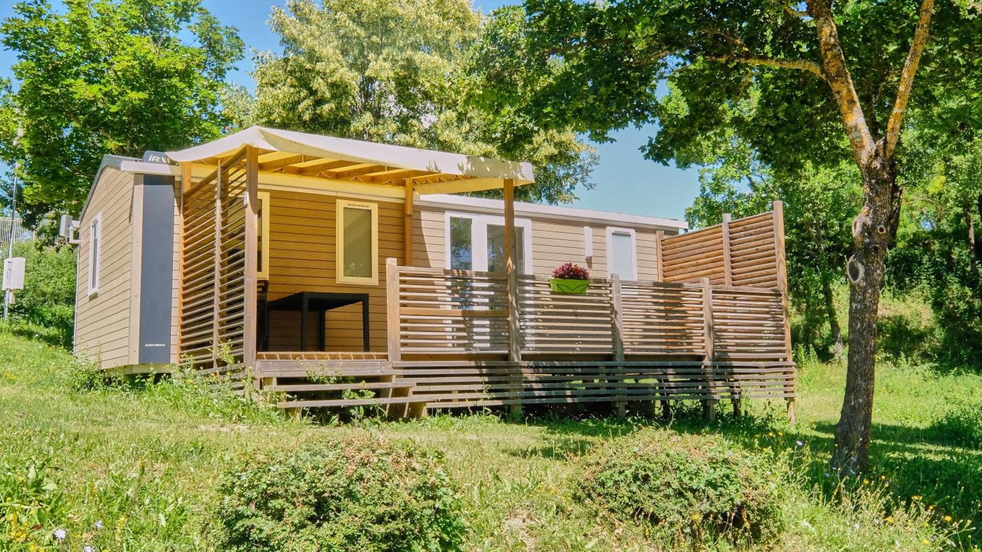 Camping Le Couriou Recoubeau-Jansac エクステリア 写真