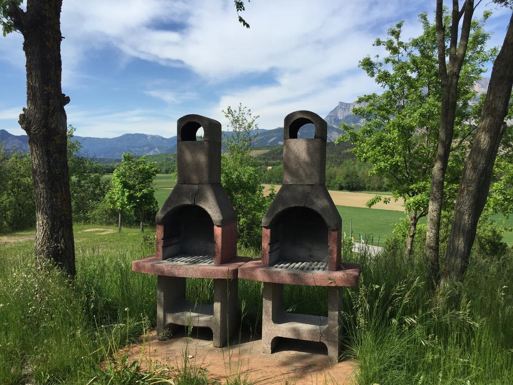 Camping Le Couriou Recoubeau-Jansac エクステリア 写真