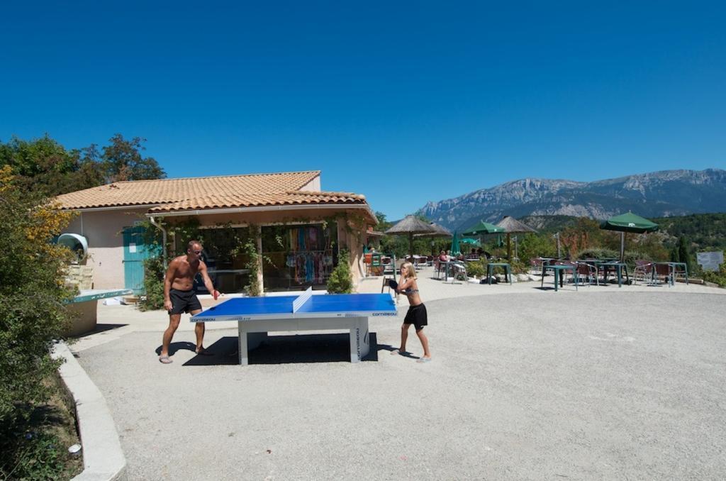 Camping Le Couriou Recoubeau-Jansac エクステリア 写真