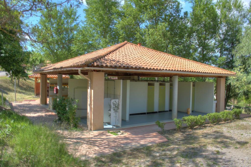 Camping Le Couriou Recoubeau-Jansac エクステリア 写真