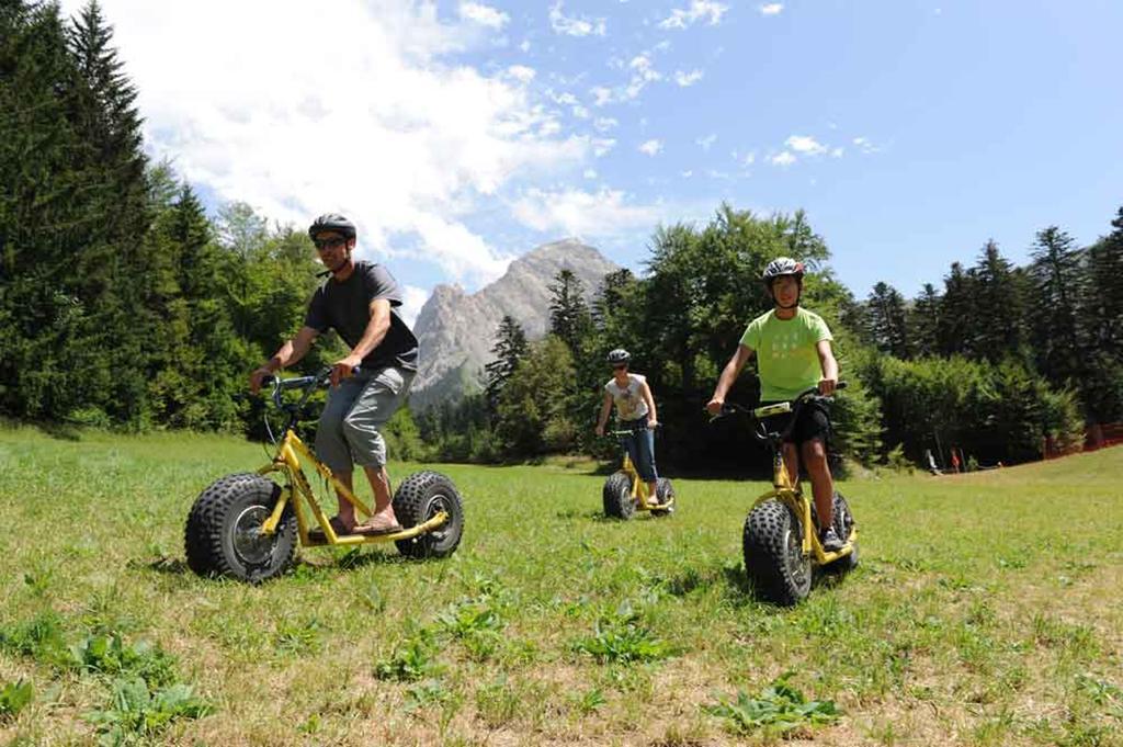 Camping Le Couriou Recoubeau-Jansac エクステリア 写真