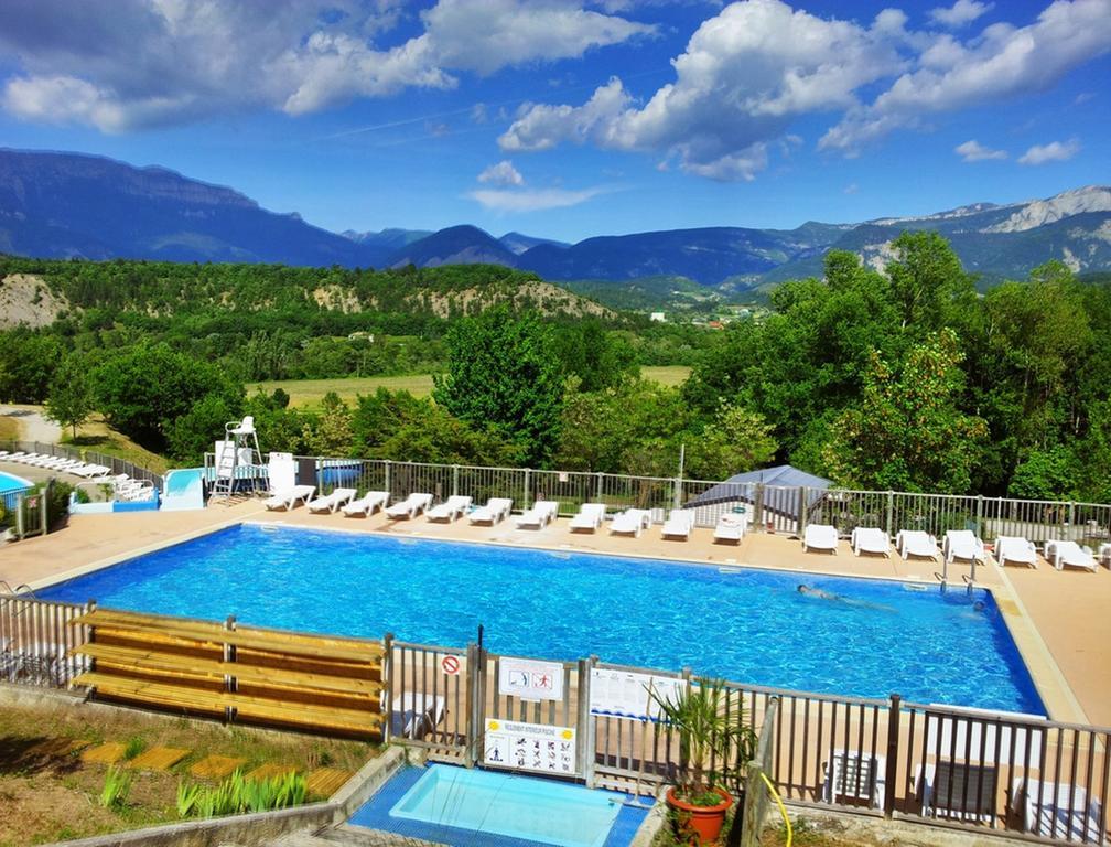 Camping Le Couriou Recoubeau-Jansac エクステリア 写真