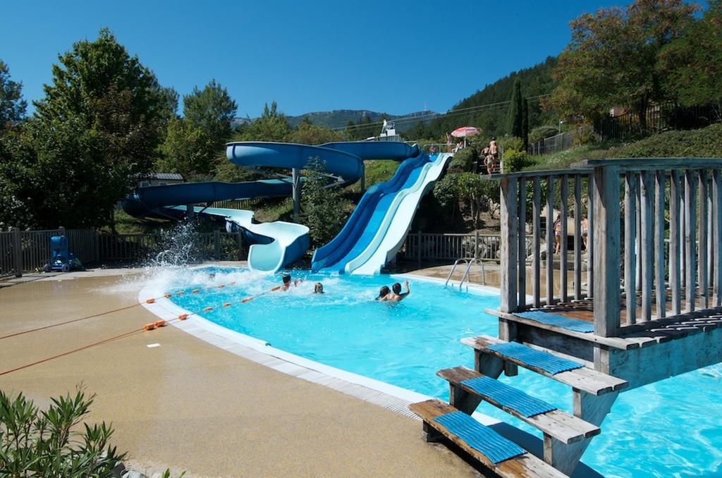 Camping Le Couriou Recoubeau-Jansac エクステリア 写真
